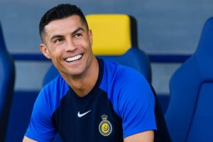 Cristiano Ronaldo’s Smile Makeover From Gaps to Greatness-min