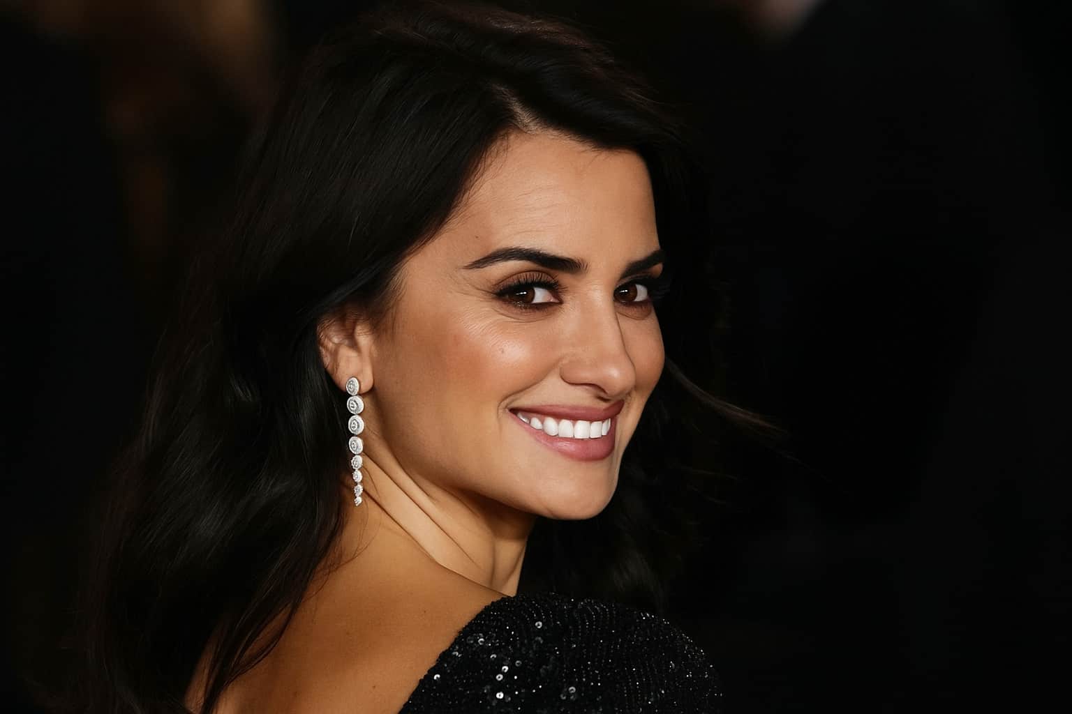 La evolución de la sonrisa de Penélope Cruz de natural a deslumbrante-min
