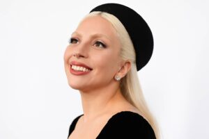 Lady Gaga’s Smile Transformation From Yellow Tint to Red Carpet Radiance-min
